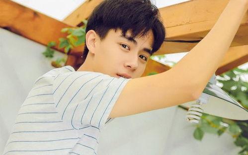 娱乐吃瓜酱男朋友拍照,甜蜜瞬间尽收眼底