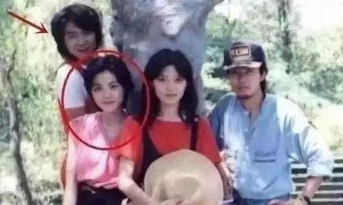 小乔吃瓜娱乐窦唯视频大全,独家视频大全带你领略音乐传奇